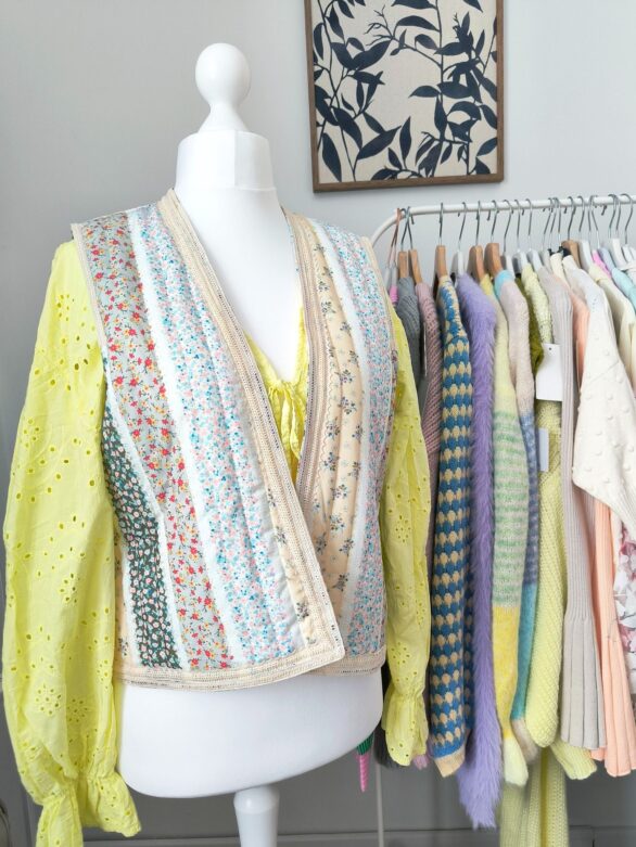 Kamizelka WIYA – kwiatowy patchwork Nowa wiosenna kolekcja
