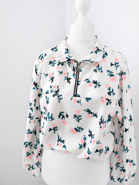 Bluza w kwiatowy print z zamkiem