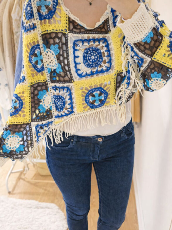 Rosalie ażurowa narzutka typu poncho